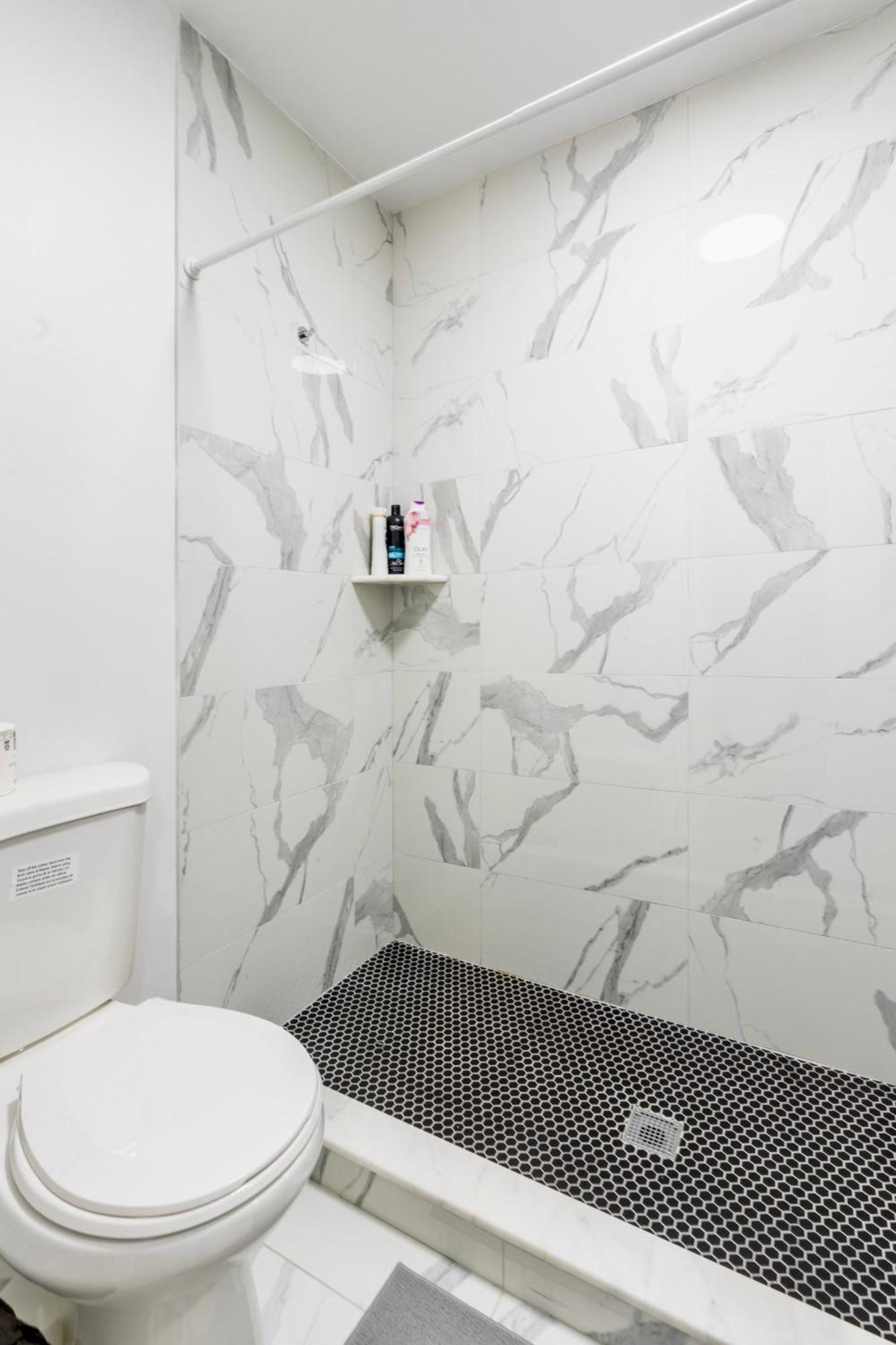 Homelike Suites In The Heart Of China Town นิวยอร์ก ภายนอก รูปภาพ